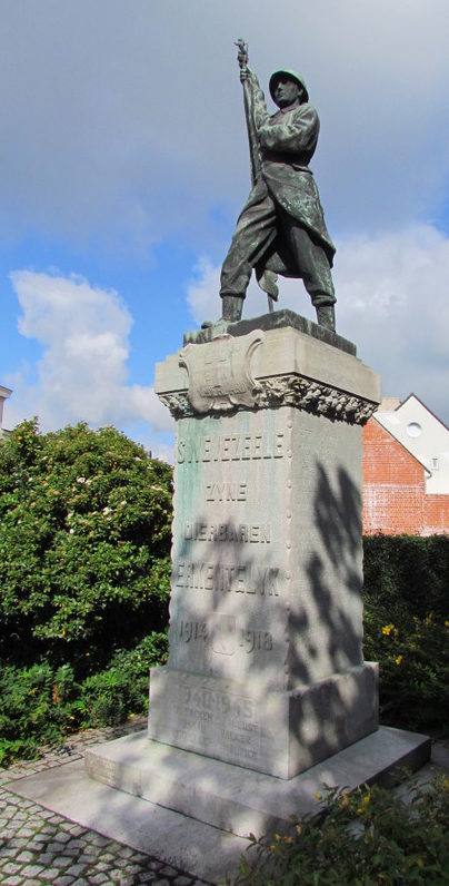 Муниципалитет Zwevezele. Памятник жертвам обеих мировых войн.
