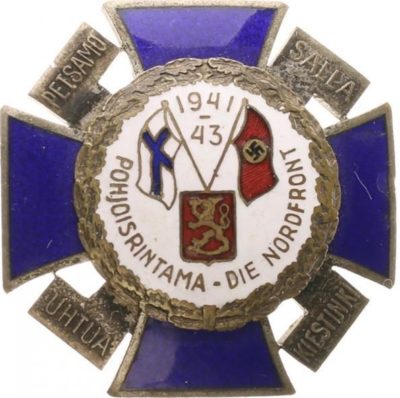 Крест Северного фронта с белой эмалью и датой «1941-43» в верхней части.