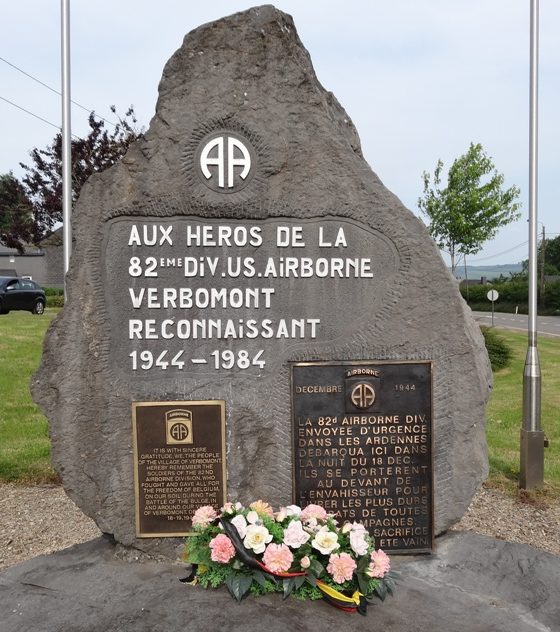 Муниципалитет Werbomont. Памятник в честь 82-го американского дивизиона воздушно-десантных войск. 