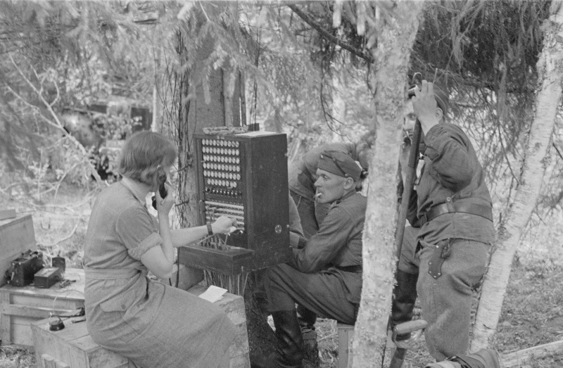 «Лотта» оператор телефонной связи. 1942 г.