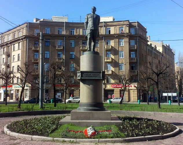 Памятник маршалу Говорову.