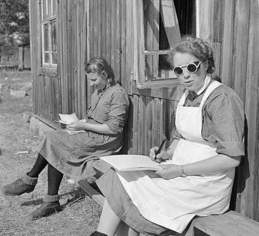 «Лотты» в лагере во время отдыха. 1942 г.