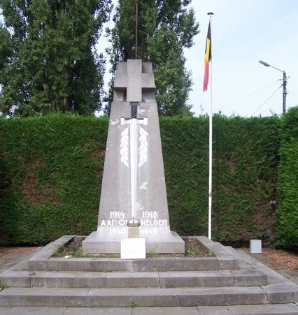 Муниципалитет Gingelom. Военный мемориал обеих войн.
