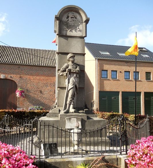 Муниципалитет Mortier. Памятник жертвам и бойцам обеих войн.