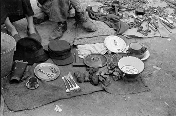 Блошиный рынок. Июль 1943 г.