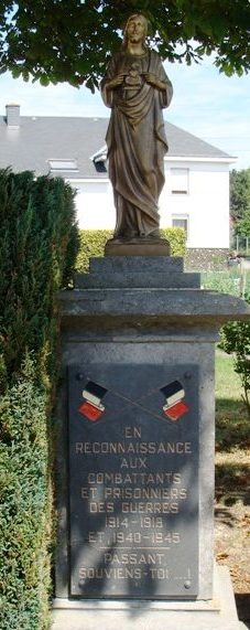 Коммуна Bercheux. Памятник погибшим воинам и жертвам обеих войн.