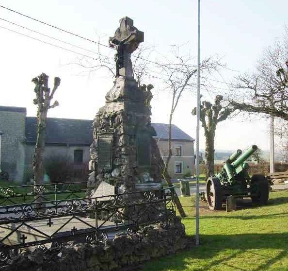 Муниципалитет Черин (Cherain). Памятник погибшим воинам и жертвам обеих войн.