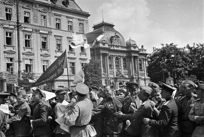 Город после освобождения. 1944 г. 
