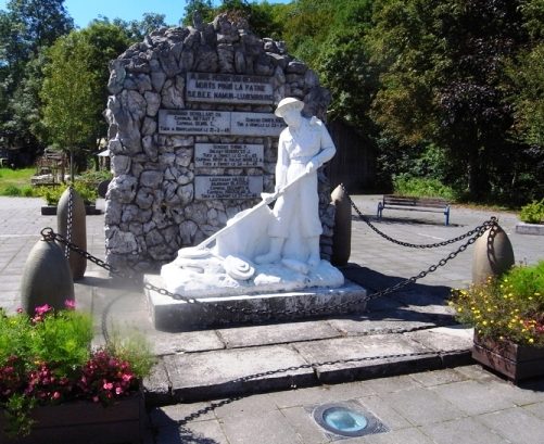 г. Grupont. Памятник погибшим воинам и жертвам обеих войн.