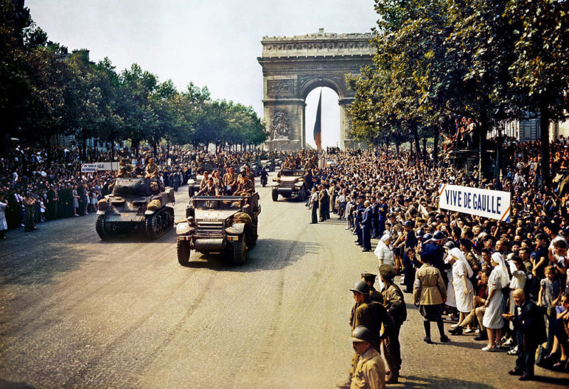 Вступление дивизии Леклерка в Париж. Елисейские поля. 26 августа 1944 г.