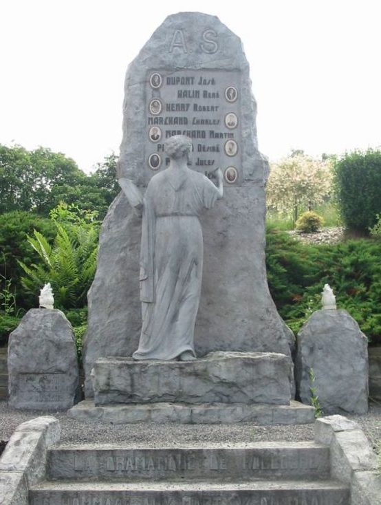 Муниципалитет Hollogne. Памятник погибшим в обеих войнах.