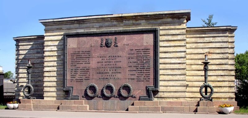 Памятник героям-ижорцам.