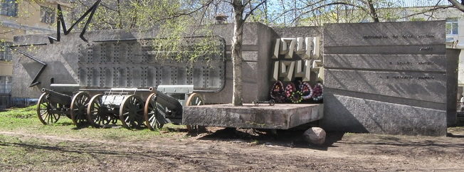 Памятник погибшим сотрудникам «Ленфильма».