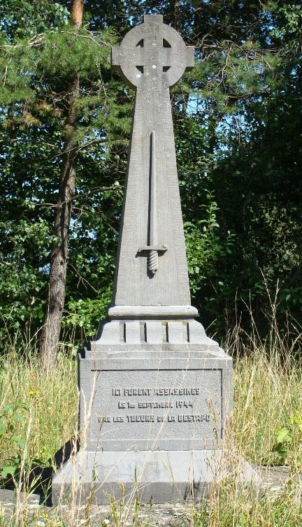 Муниципалитет Metzert. Памятник расстрелянным гражданам в 1944 г.