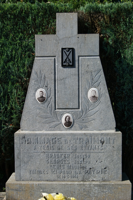 Коммуна Треймонта (Traimont). Памятник погибшим во Второй мировой войне.