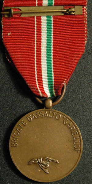 Аверс и реверс медали 20-летия войны национального освобождения.