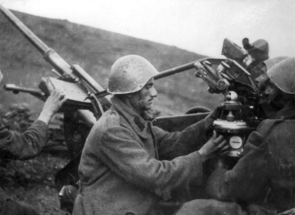 Греческие артиллеристы во время войны с Италией. Осень, 1940 г.