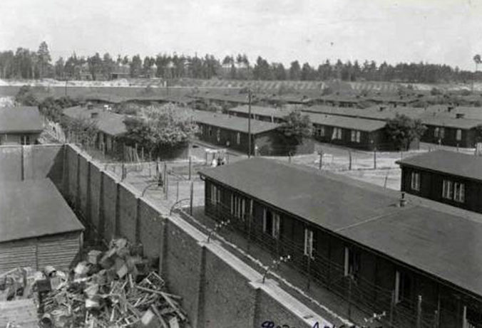 Лагерь после освобождения заключенных. 1945 г.