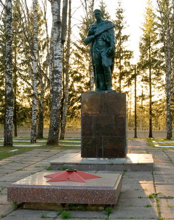 Памятник на воинском захоронении. 