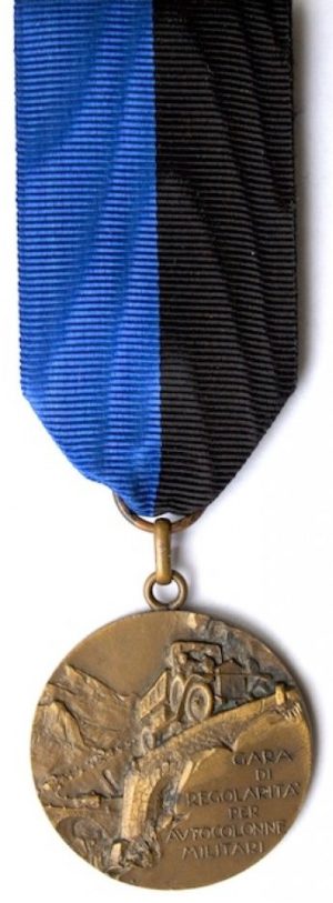 Аверс и реверс памятной медали Военного Министерства Италии.