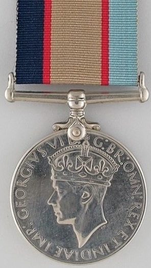 Аверс и реверс медали Австралийской службы 1939-1945.