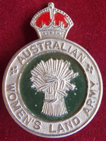 Знаки Австралийской женской сухопутной армии (AWLA).