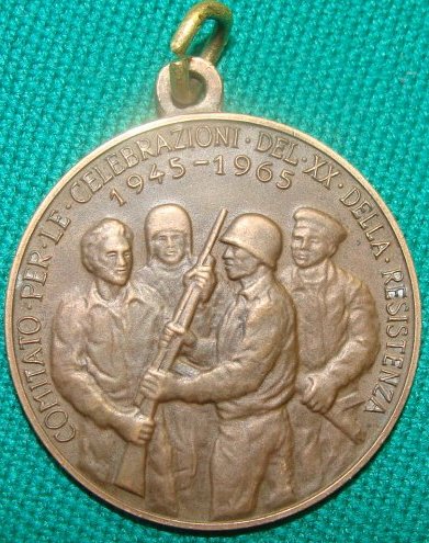 Аверс и реверс памятной медали Итальянского Сопротивления в ходе Второй мировой войны в честь 20-летия победы.