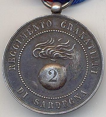 Аверс и реверс памятной серебряной медали 2-го полка бригады «Granatieri di Sardegna». 