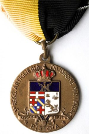 Аверс и реверс памятной медали 3-го артиллерийского полка «Fossalta».