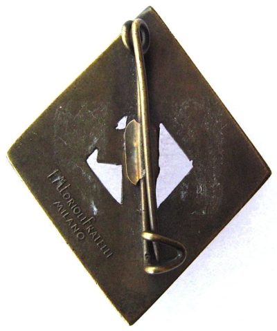 Аверс и реверс знака 2-го батальона CC.NN.