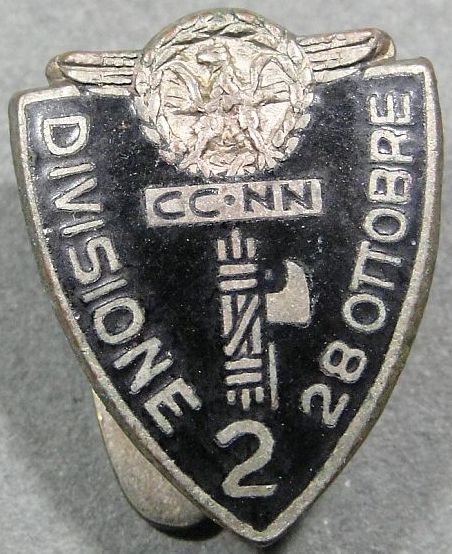 Аверс и реверс знака 2-й дивизии CC.NN. «28 октября».