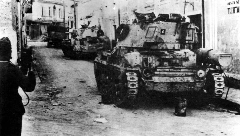 Брошенные при отступлении британские танки Mk.II. Апрель, 1941 г. 