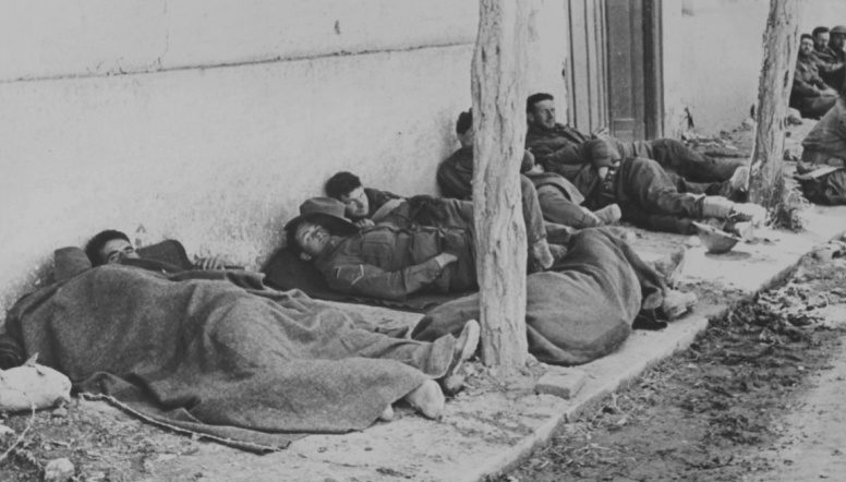 Австралийские солдаты в плену у немцев. Апрель, 1941 г.