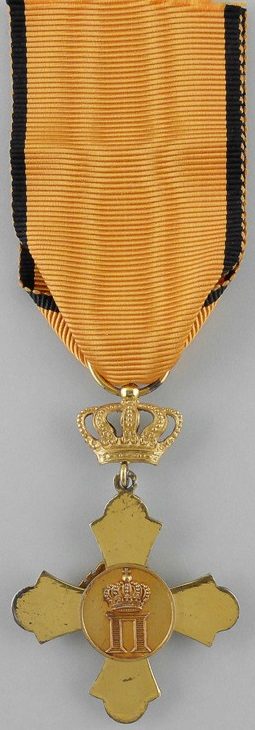 Аверс и реверс Офицерского золотого креста ордена Феникса. 