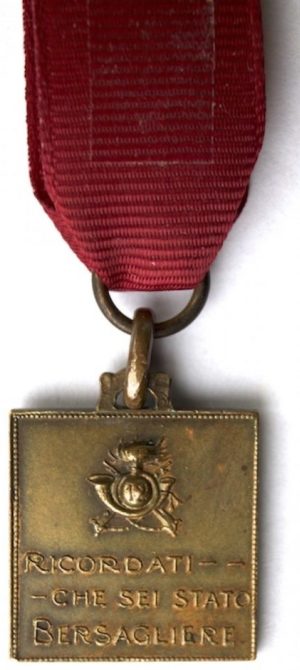 Аверс и реверс памятной медали 12-го полка берсальеров.