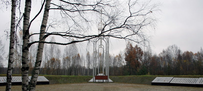 Общий вид братского кладбища на мемориале.