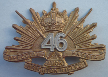 Аверс и реверс знака на шляпу военнослужащих 46-го пехотного батальона. 