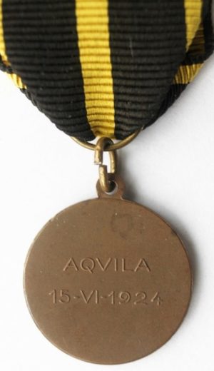 Аверс и реверс памятной медали 18-го артиллерийского полка. Медаль изготовлена из бронзы, диаметр – 28 мм.