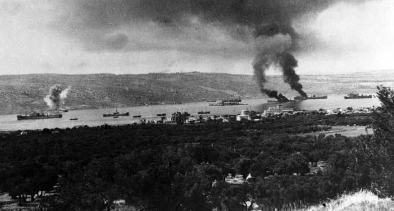 Британские корабли ведут бой за Крит. Май, 1941 г.
