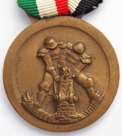 Аверс и реверс бронзовой медали «За Итало-Германскую Кампанию в Африке».