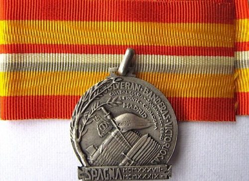 Аверс и реверс памятной медали 1-го полка «ASSALTO».