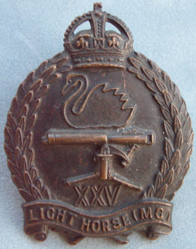 Знак на шляпу военнослужащих 25-го полка легкой кавалерии.