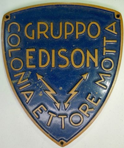 Аверс и реверс нарукавного щита группы «Едисон».