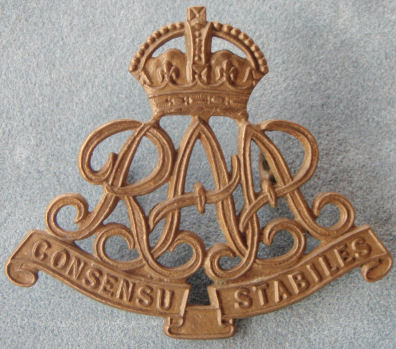 Знак на шляпу военнослужащих Королевской бригады осадной артиллерии.