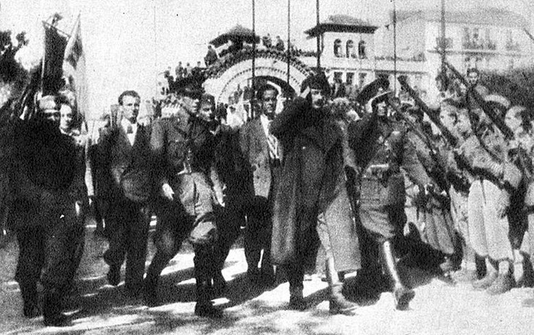 Отряды ЭЛАС во главе с Маркосом Вафиадисом входят в Салоники. 30 октября 1944 г.