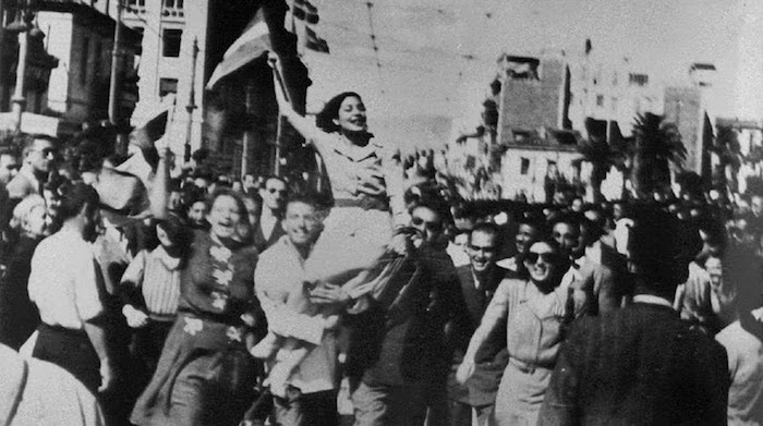 Антиправительственный митинг в Афинах после освобождения города от нацистской оккупации. 14 октября 1944 г.