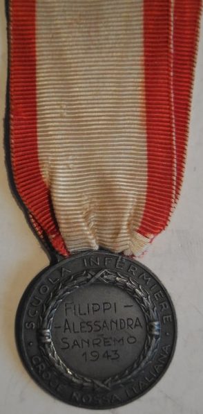 Медаль Красного Креста «За заслуги гражданского медперсонала». 