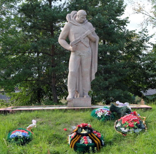 Центральный памятник мемориала.