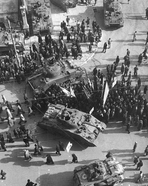 Британские танки против демонстрантов. Декабрь, 1944 г.