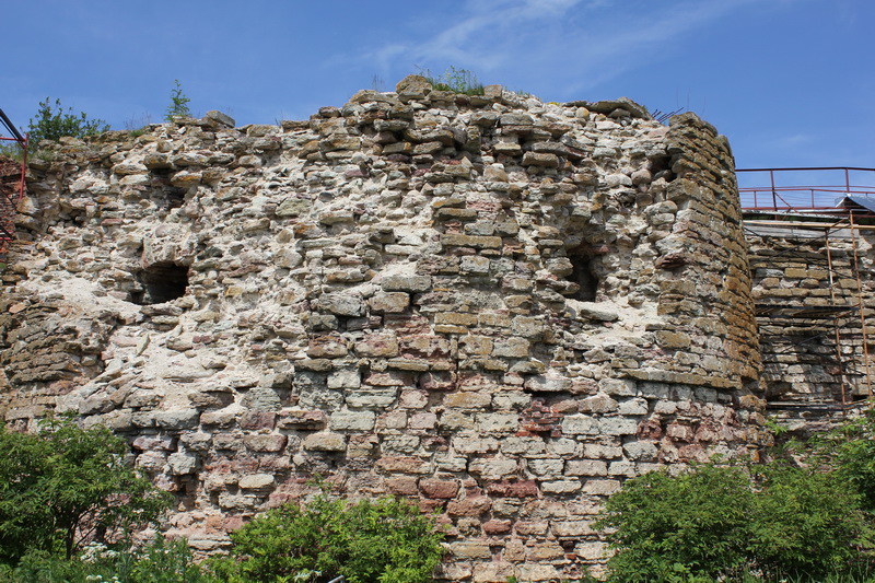 Руины крепости. 